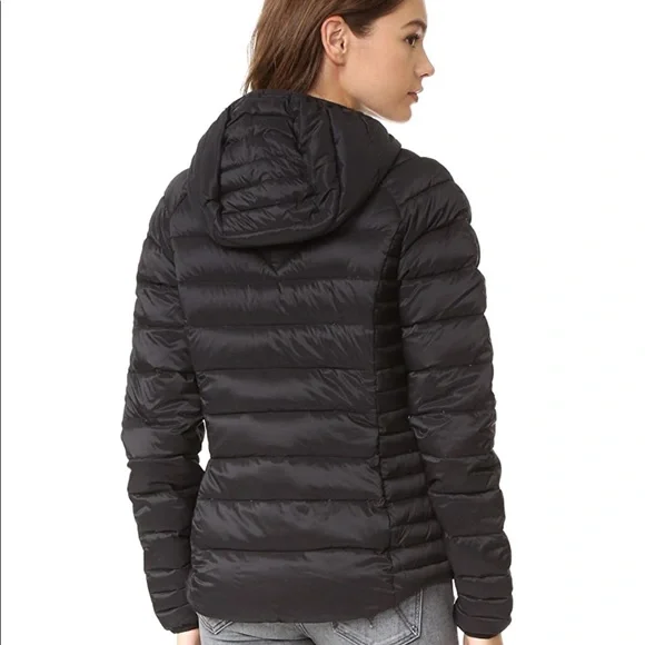 Brand new - Authentic Canada Goose jacket -Size XS - Picture 3 of 6